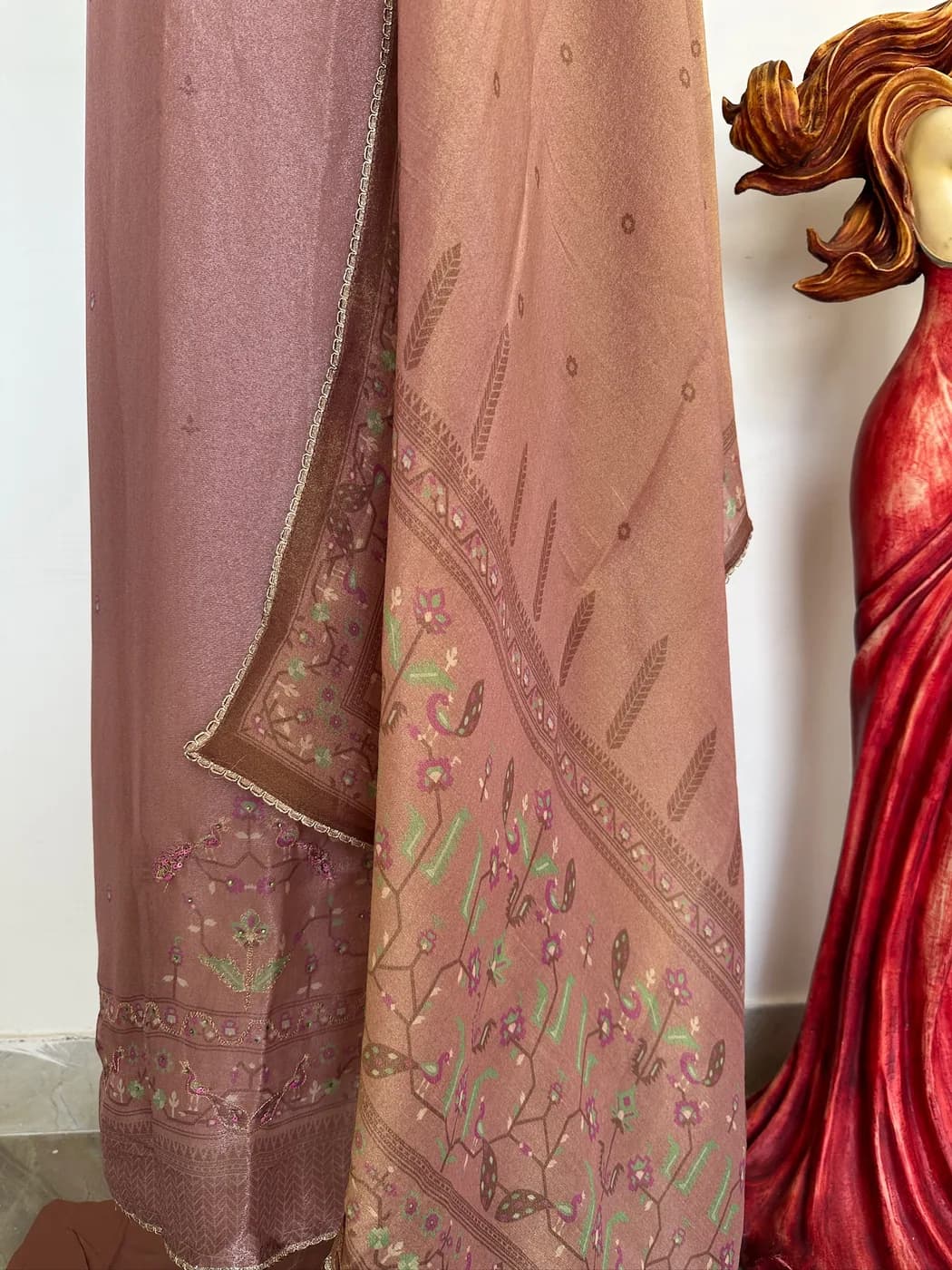 Rosewood Zari Border Suit — view 3 of 3